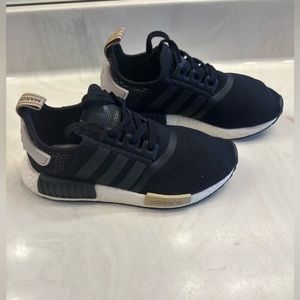 Women’s Adidas Nmd R1